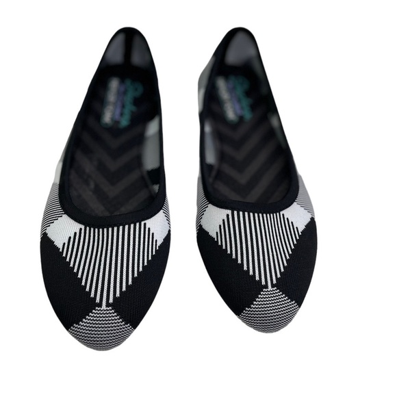 Skechers Women’s Cleo Knit Flats - Picture 8 of 9